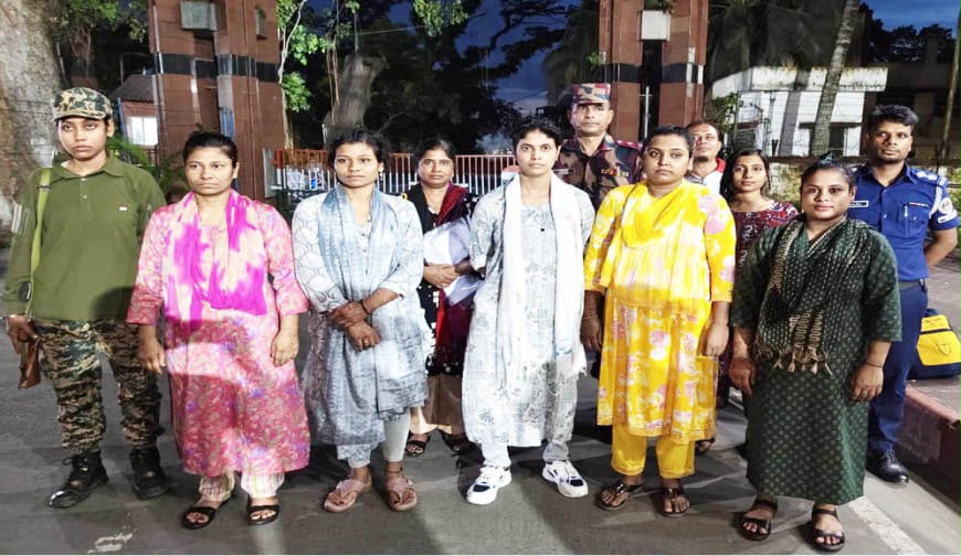 ভারতে কারাভোগ শেষে বেনাপোল দিয়ে ফিরলেন ৫ বাংলাদেশি নারী